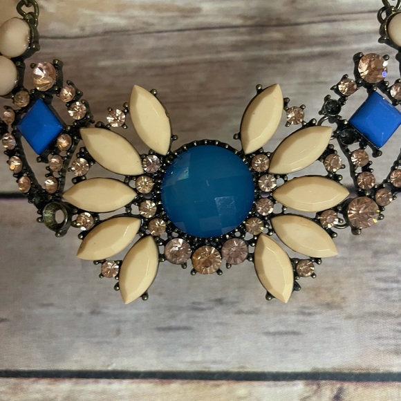 *FREE w purchase eligible* BaubleBar Peach & Blue Sparkly Necklace * - Picture 2 of 5